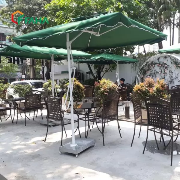 Ô lệch tâm vuông này được thiết kế đặc biệt cho các quán cafe, resort, bãi biển, bể bơi khu du lịch, khu nghỉ dưỡng, homestay, sự kiện, hội chợ... Mang lại không gian che chắn độc đáo, thẩm mỹ và bảo vệ nội thất bàn ghế, góp phần tạo điểm nhấn cho khuân viên của bạn.