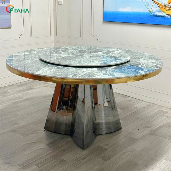 Phần chân bàn được tạo hình khối chắc chắn, giúp bàn đứng vững và cân đối trong không gian.